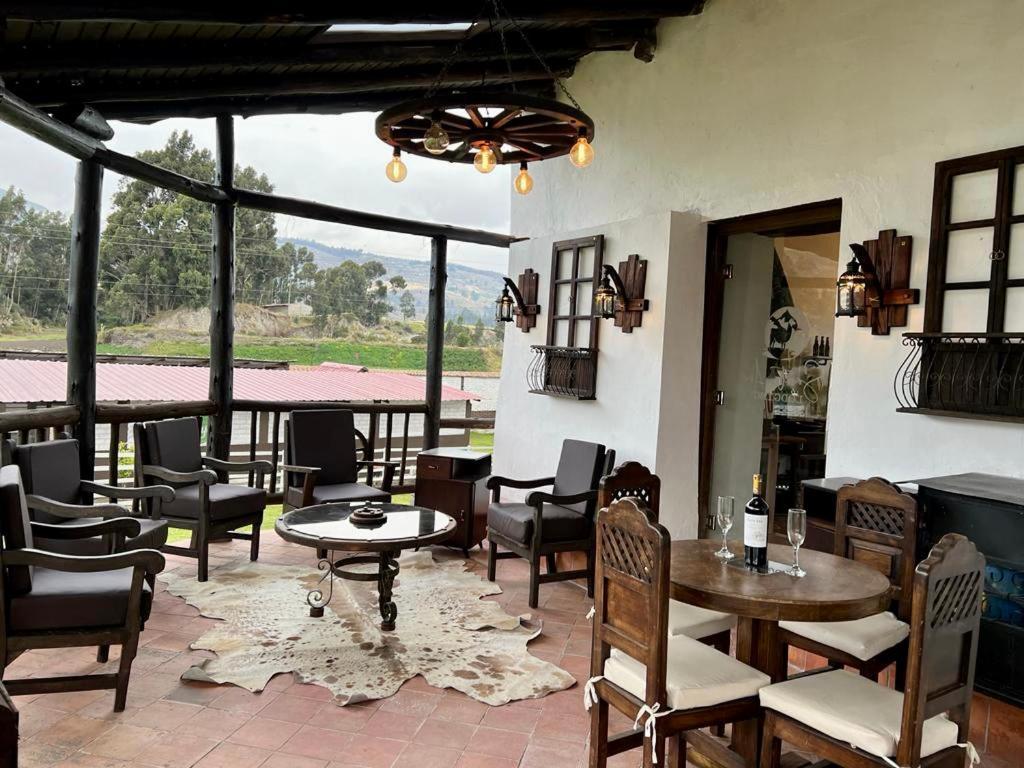 Hacienda Santa Ana Lodging Bed & Breakfast Guamote Exterior photo